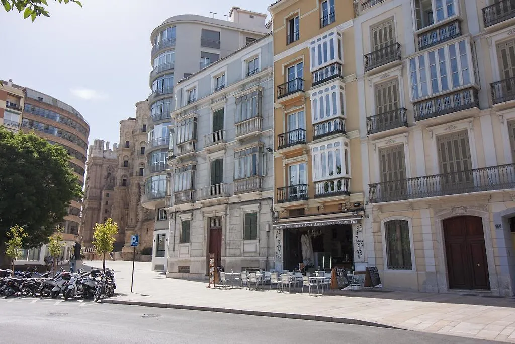 Cortina Apartments ! Malaga
