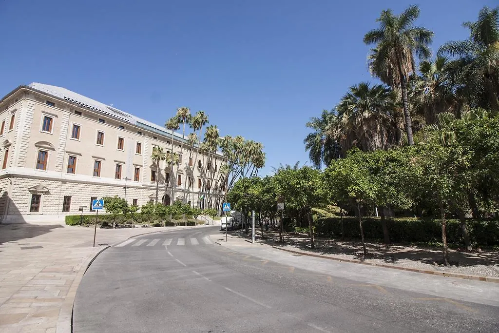 Cortina Apartments ! Malaga